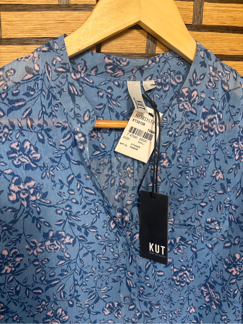 Kut from the Kloth blue floral sheer blouse size small - Picture 5 of 8